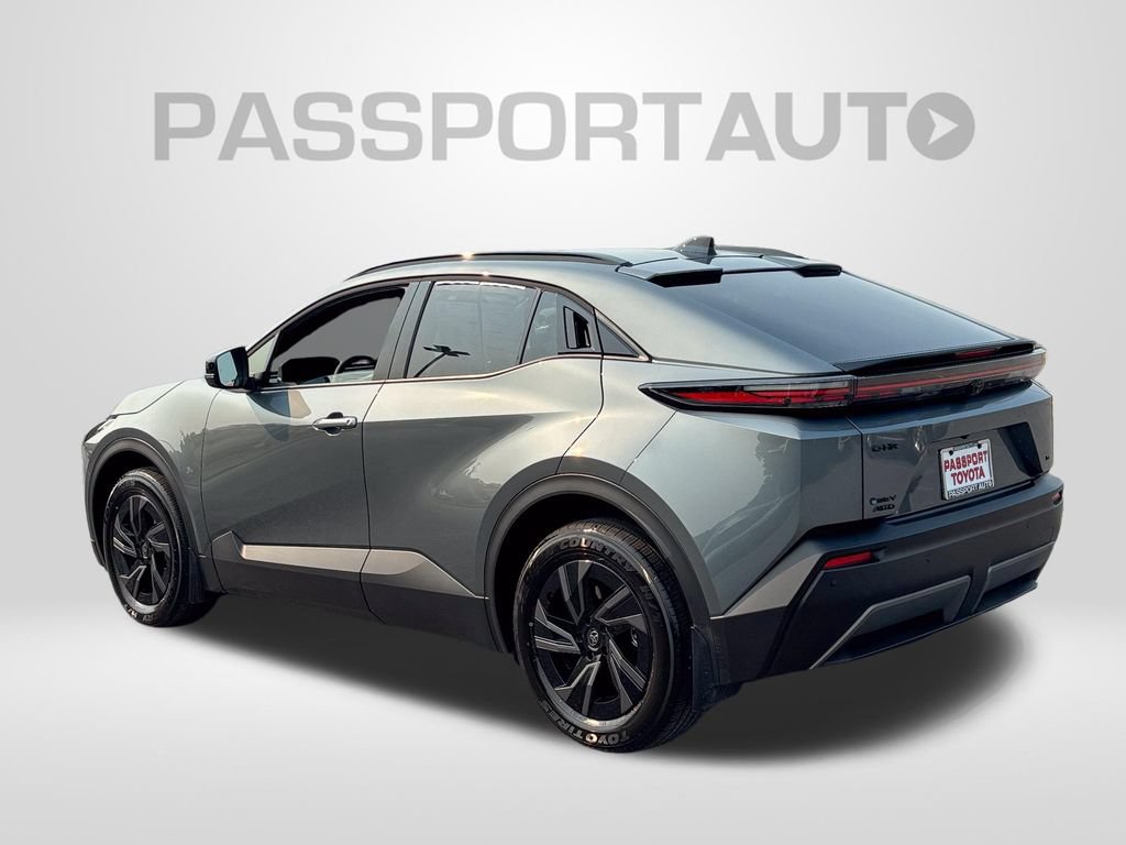 Used 2026 Toyota C-HR AWD/4WD image 3