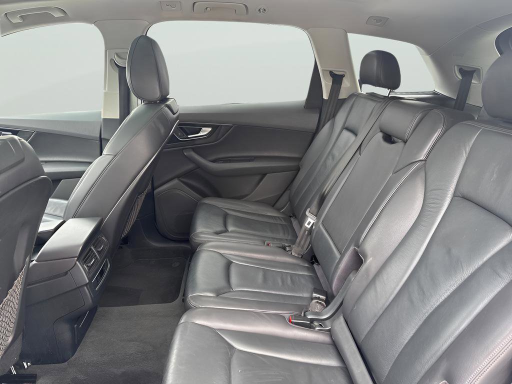 Used 2017 Audi Q7 3.0T Premium image 9
