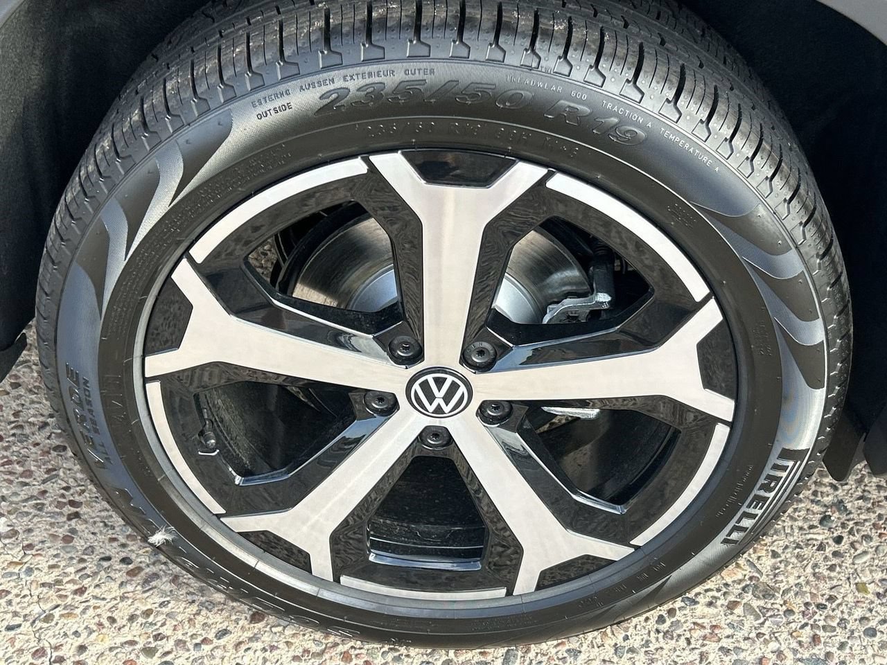 New 2026 Volkswagen Tiguan SE FWD image 6