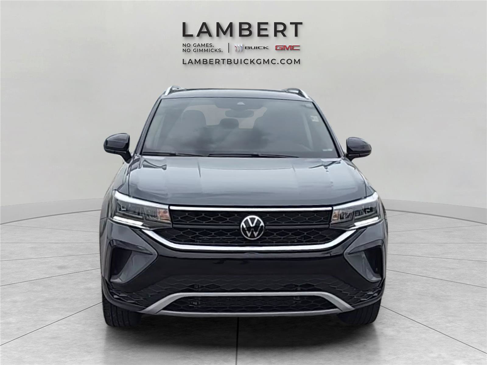 Used 2024 Volkswagen Taos SE w/ Panoramic Sunroof Package AWD/4WD image 8