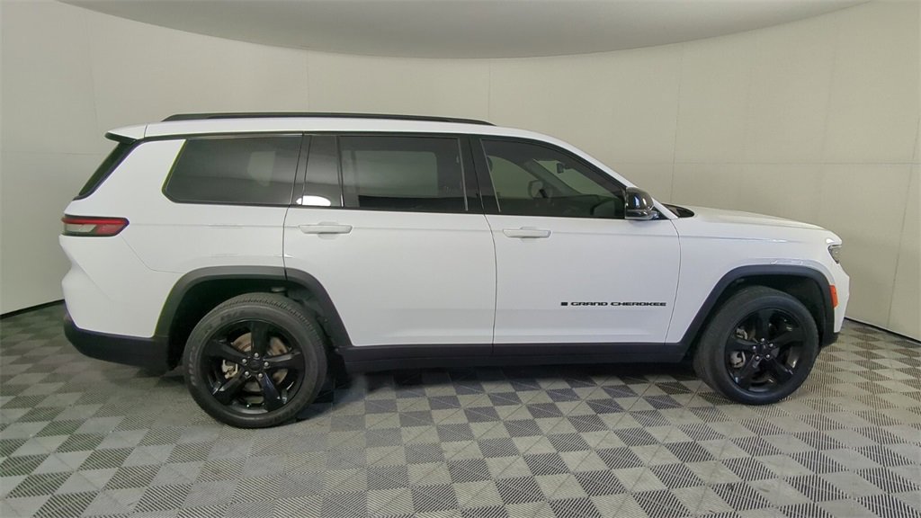 Certified 2024 Jeep Grand Cherokee L Altitude image 3