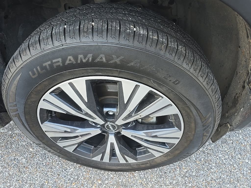 Used 2023 Nissan Rogue SV image 8