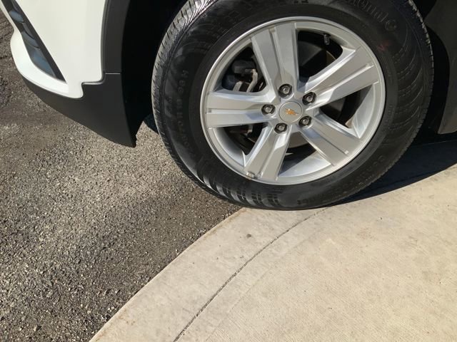 Used 2022 Chevrolet Trax LS w/ Tint and Cruise Package image 10