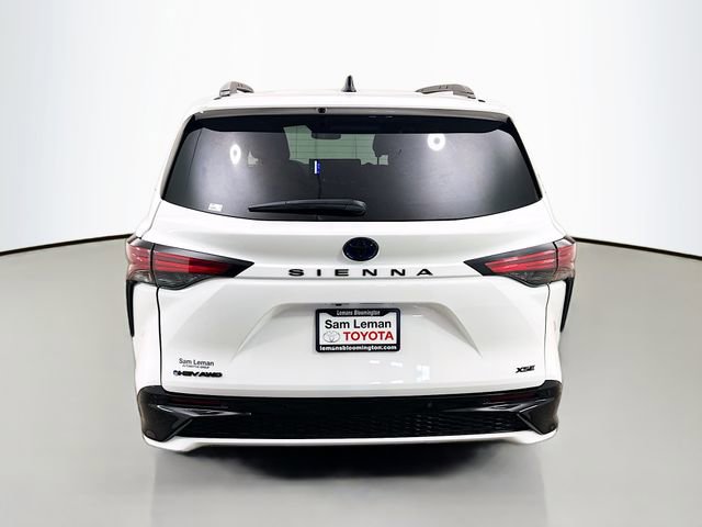 Used 2025 Toyota Sienna XSE w/ XSE Plus Package image 6