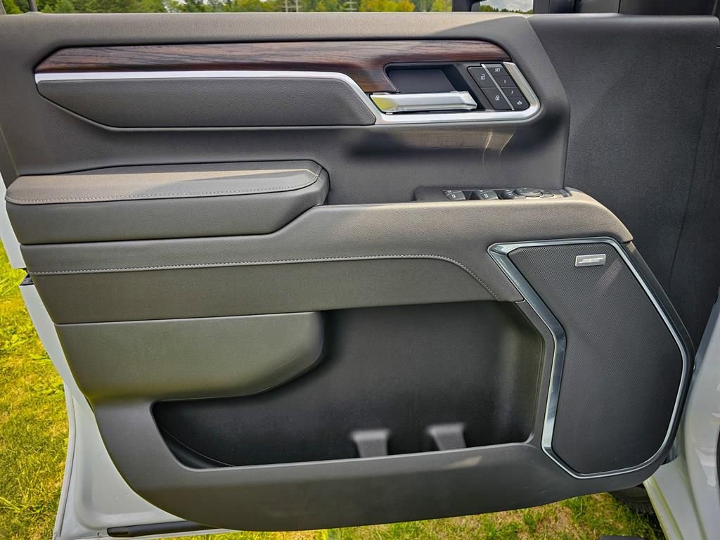 New 2025 GMC Sierra 2500 SLT w/ SLT Premium Package image 13