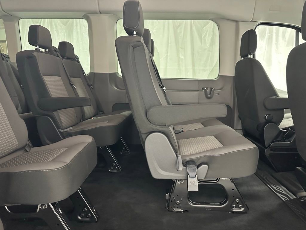 Used 2025 Ford Transit 350 XLT image 40