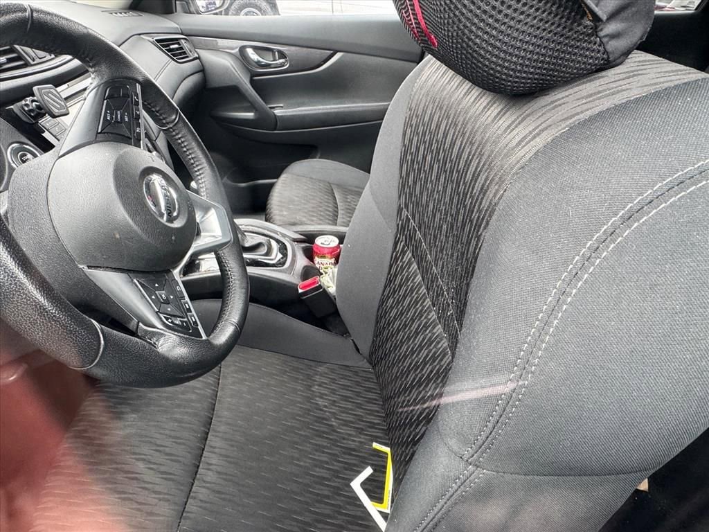 Used 2019 Nissan Rogue SV image 8