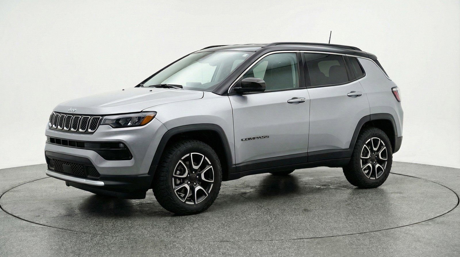 Used 2025 Jeep Compass Trailhawk image 3