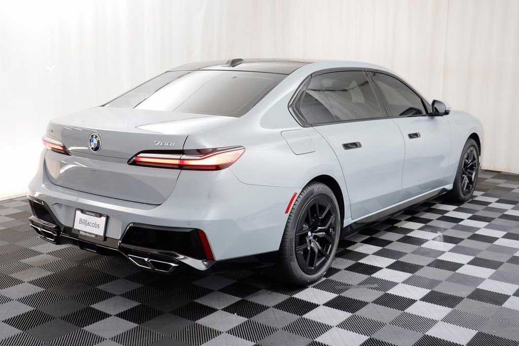 Used 2024 BMW 760i xDrive w/ Premium Package 2 image 20