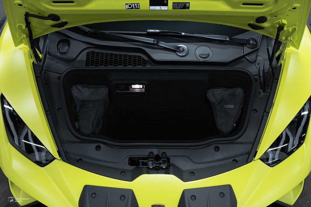 Used 2024 Lamborghini Huracan Sterrato image 4