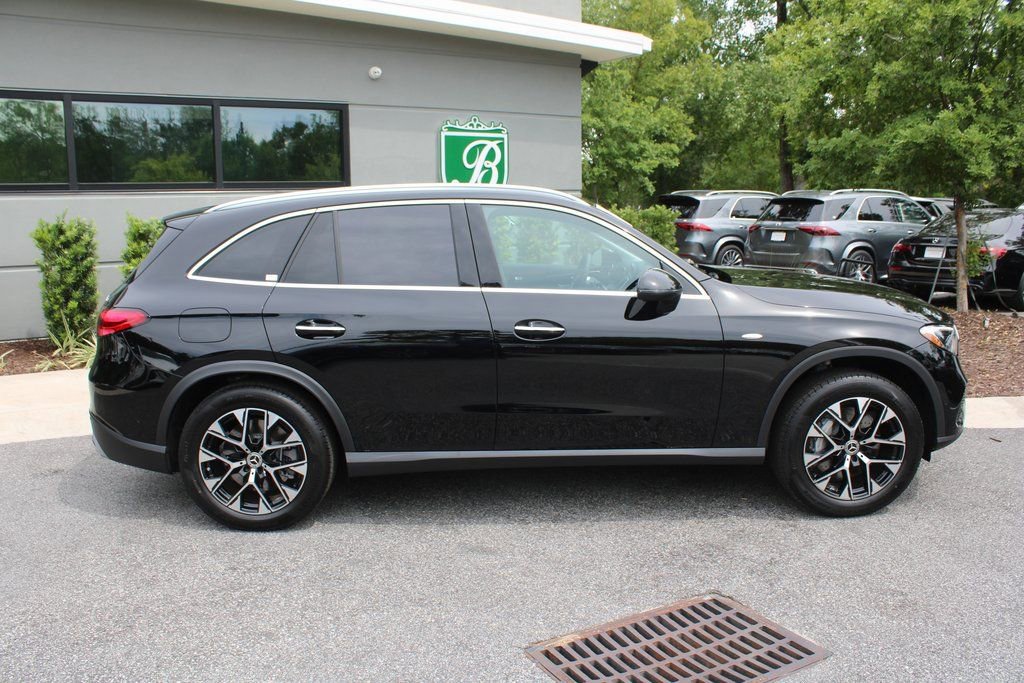 Used 2025 Mercedes-Benz GLC 350e image 3