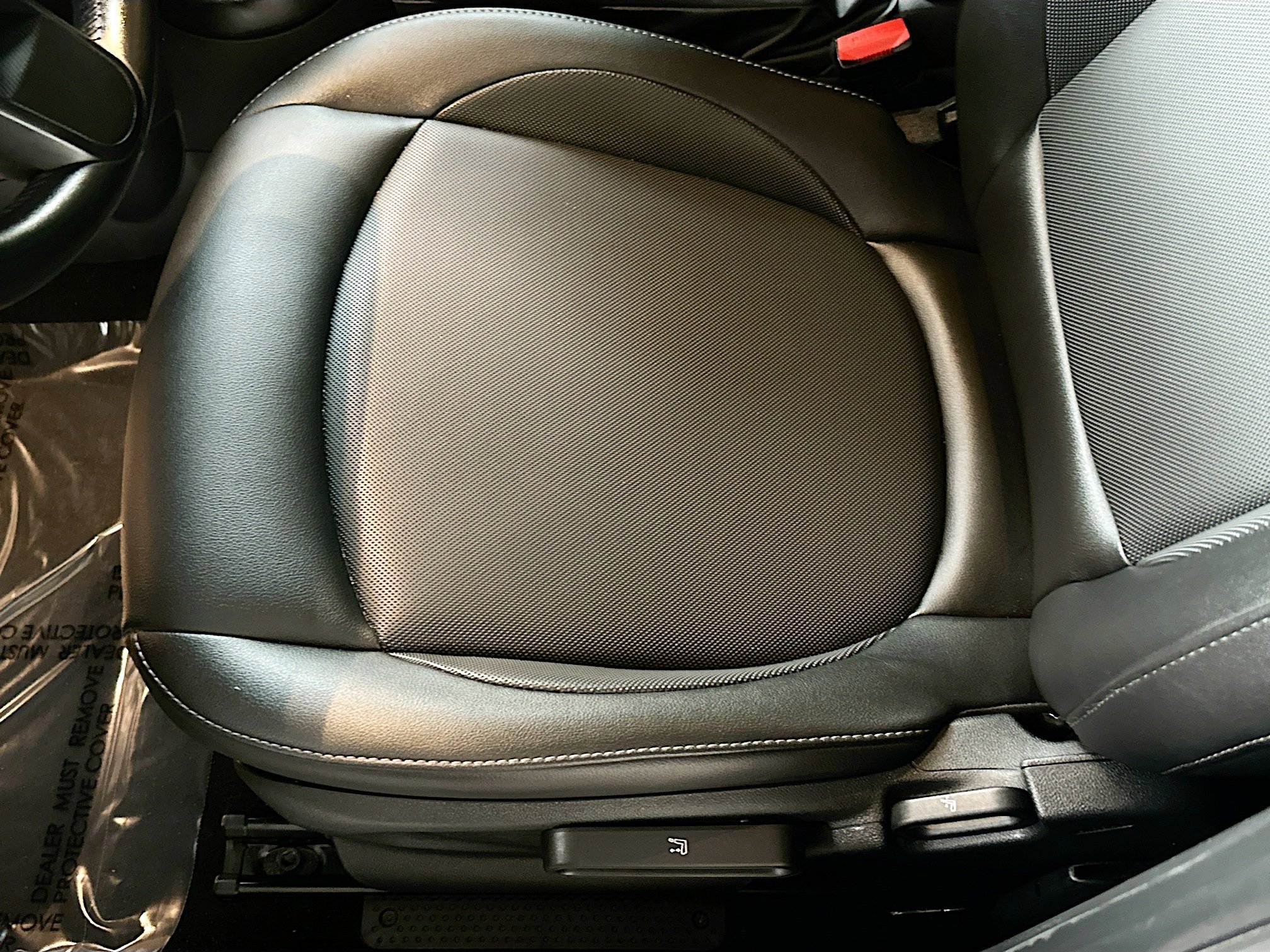 Used 2022 MINI Cooper 4-Door Hardtop image 18