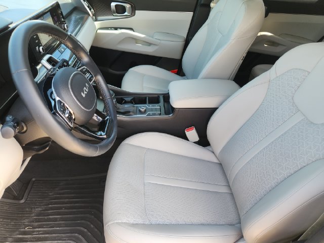 Certified 2022 Kia Sorento S w/ Panoramic Sunroof Package FWD image 13