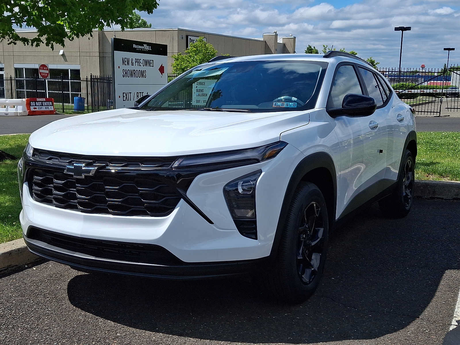 New 2026 Chevrolet Trax LT w/ Driver Confidence Package FWD image 3