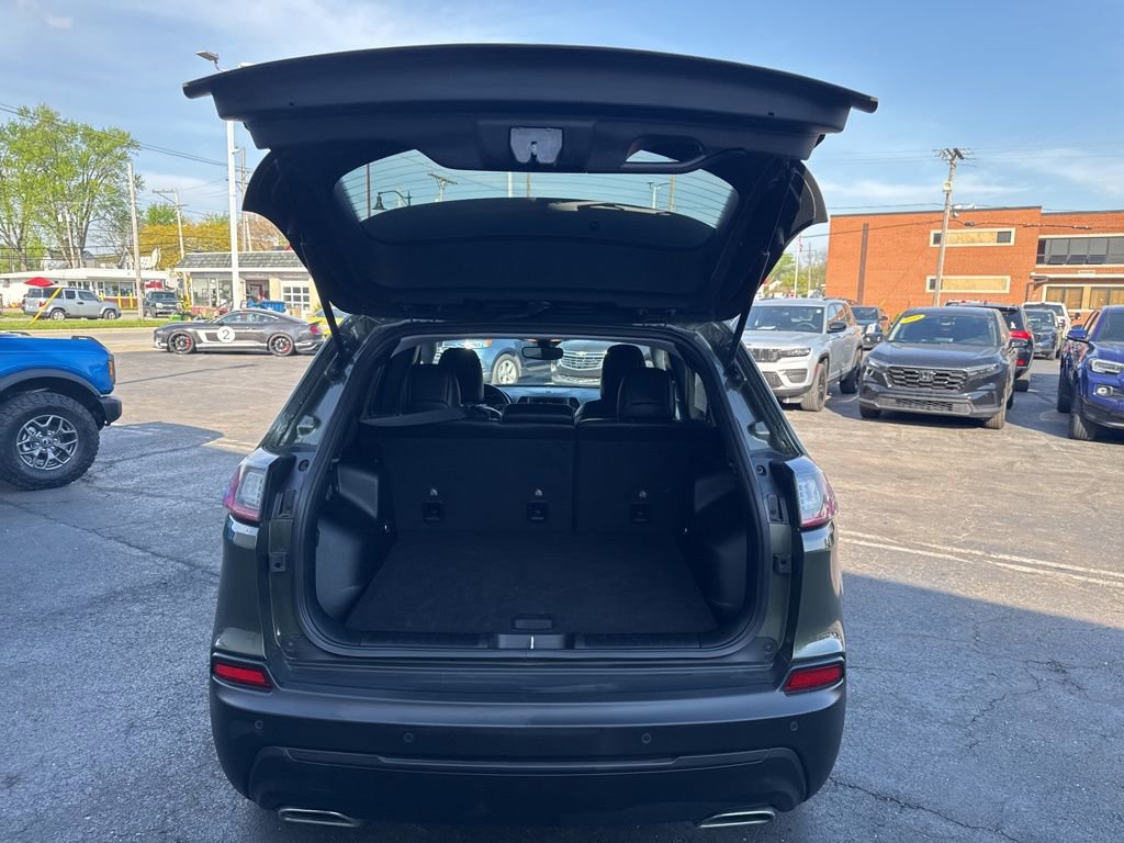 Used 2021 Jeep Cherokee Latitude Lux FWD image 42