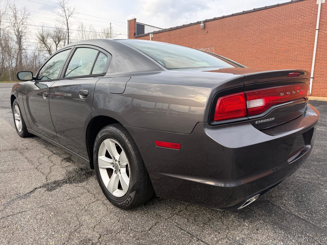 Used 2014 Dodge Charger SE w/ Connectivity Group image 7