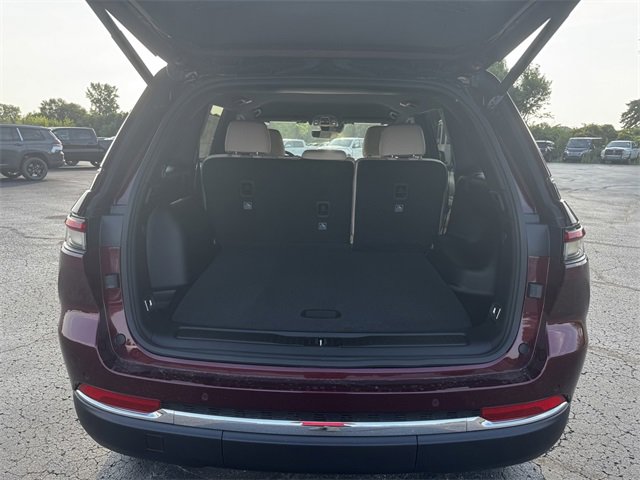 New 2025 Jeep Grand Cherokee Limited w/ Luxury Tech Group II image 18