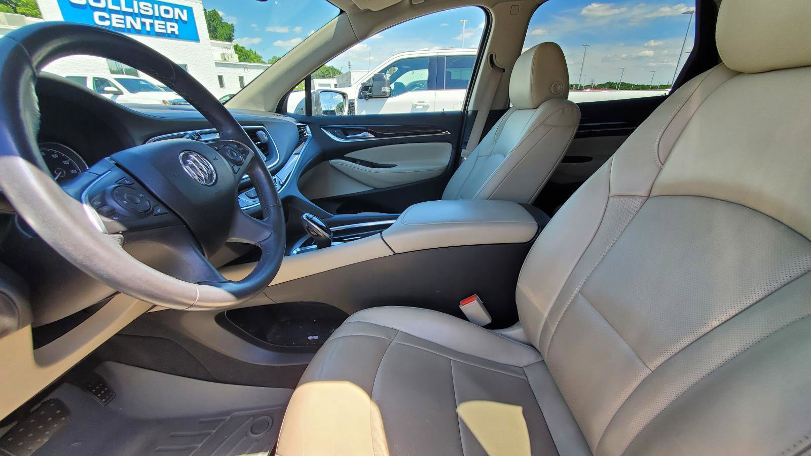Used 2019 Buick Enclave Essence AWD/4WD image 3