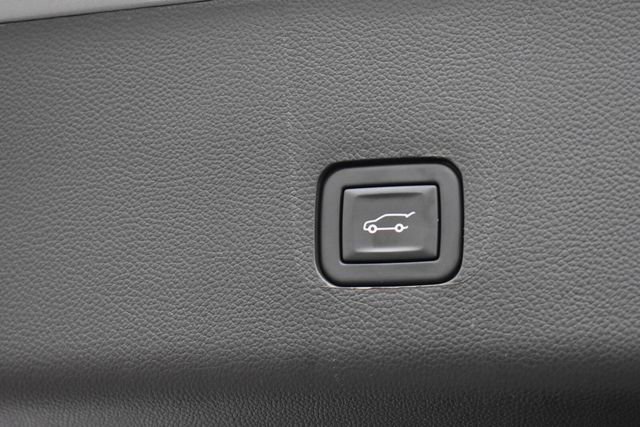 Used 2023 Chevrolet Traverse Premier w/ LPO, Floor Liner Package AWD/4WD image 23