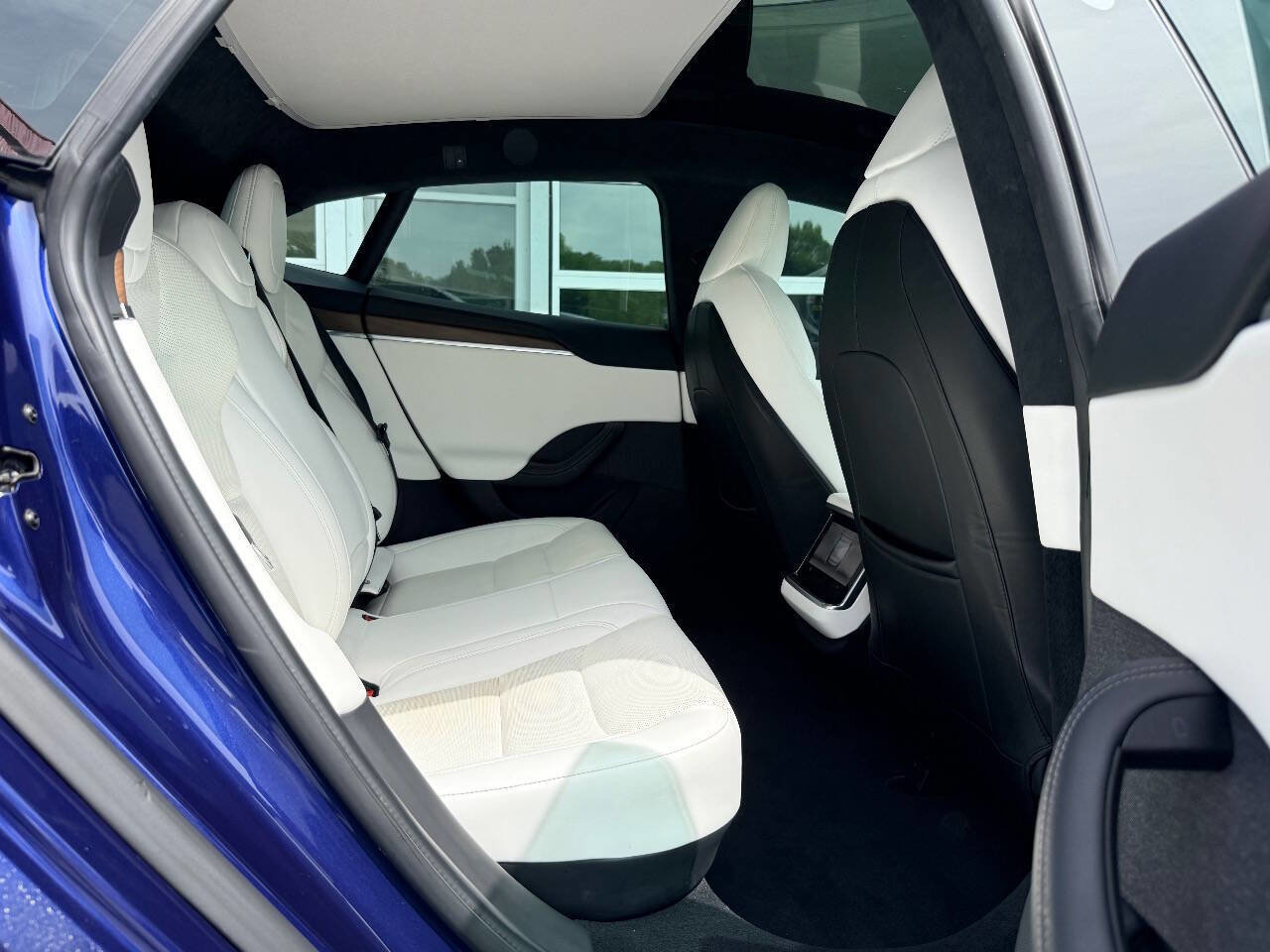 Used 2022 Tesla Model S image 36