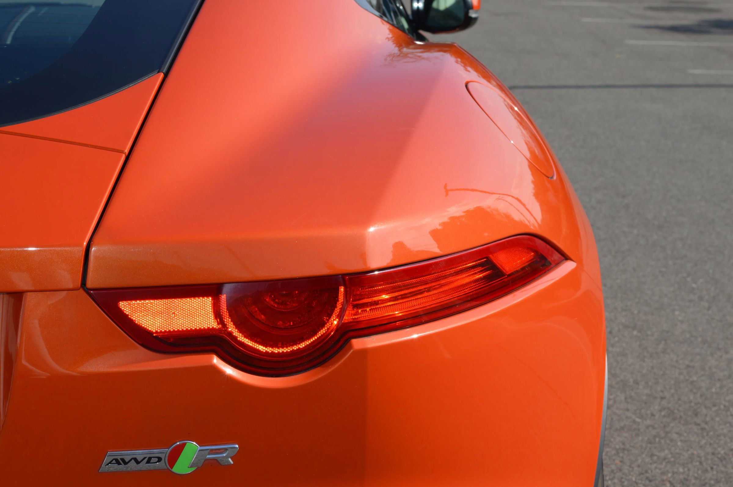 Used 2016 Jaguar F-TYPE R image 17