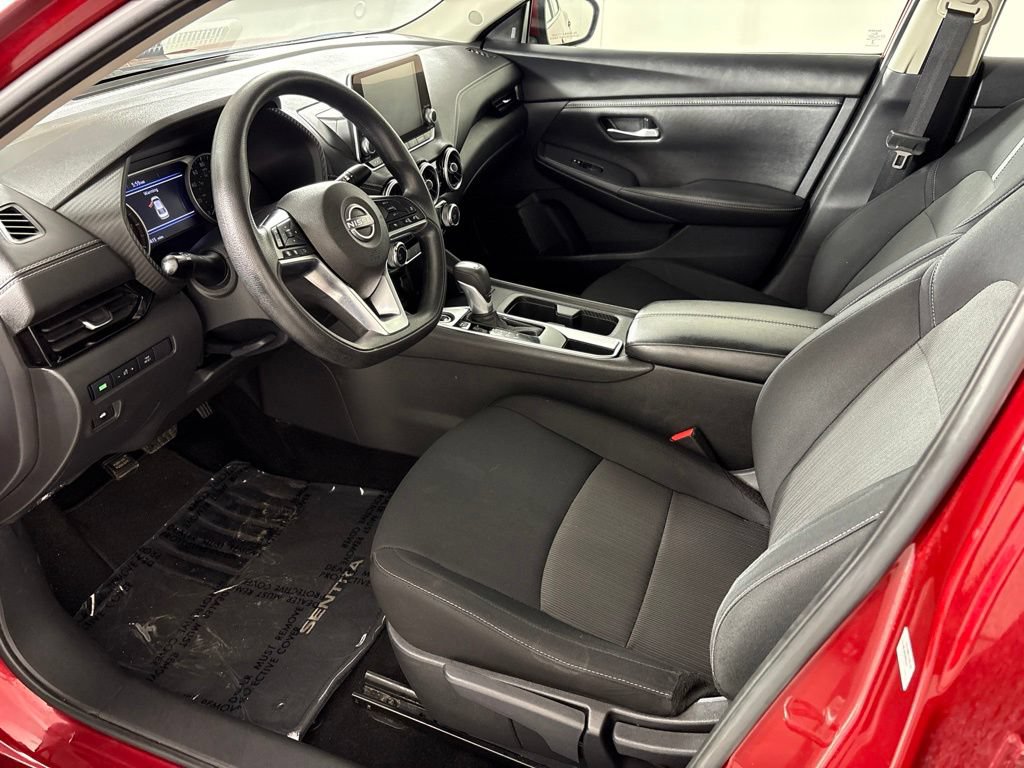 Used 2024 Nissan Sentra SV FWD image 32