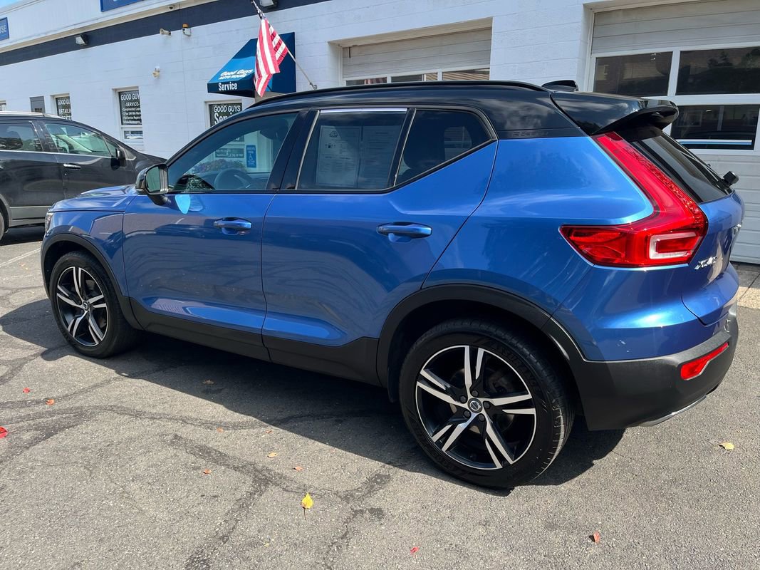 Used 2019 Volvo XC40 T5 R-Design image 3