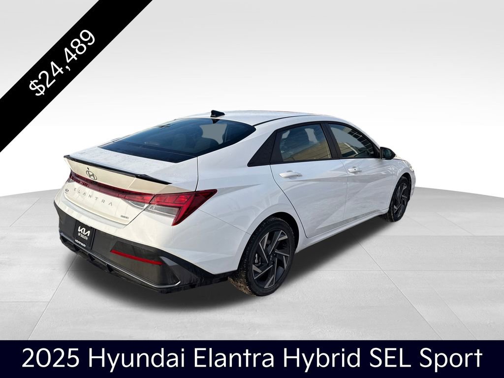 Used 2025 Hyundai Elantra SEL image 5