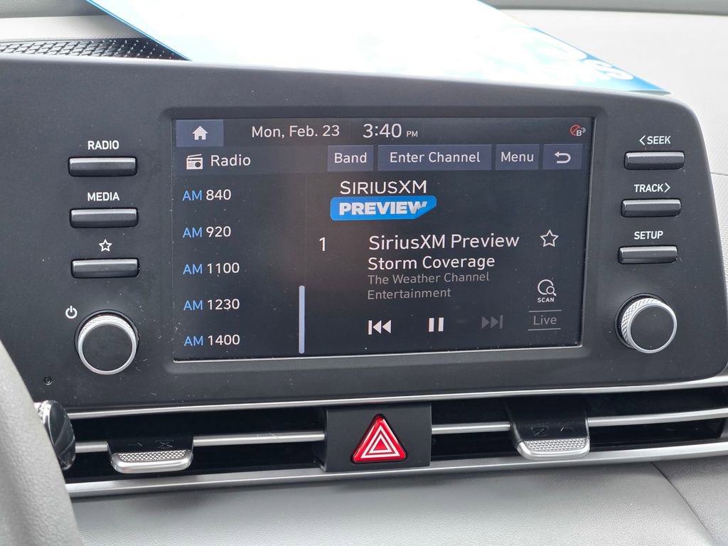 Used 2023 Hyundai Elantra SEL image 14