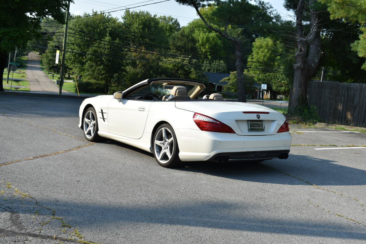 Used 2016 Mercedes-Benz SL 550 image 4