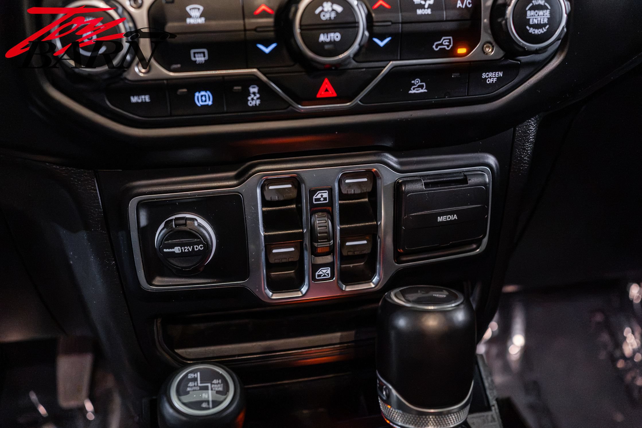 Used 2023 Jeep Wrangler Unlimited Sahara AWD/4WD image 34