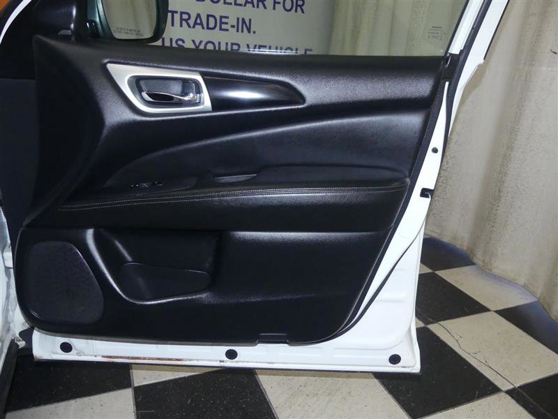 Used 2019 Nissan Pathfinder SV image 25