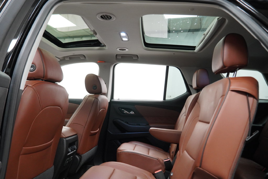Used 2019 Chevrolet Traverse High Country w/ LPO, Floor Liner Package AWD/4WD image 5