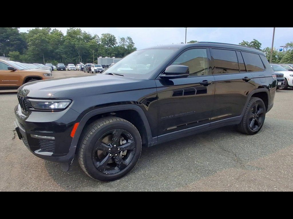 Certified 2023 Jeep Grand Cherokee L Limited w/ Black Appearance Package AWD/4WD image 4