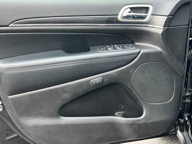 Used 2020 Jeep Grand Cherokee Limited AWD/4WD image 17
