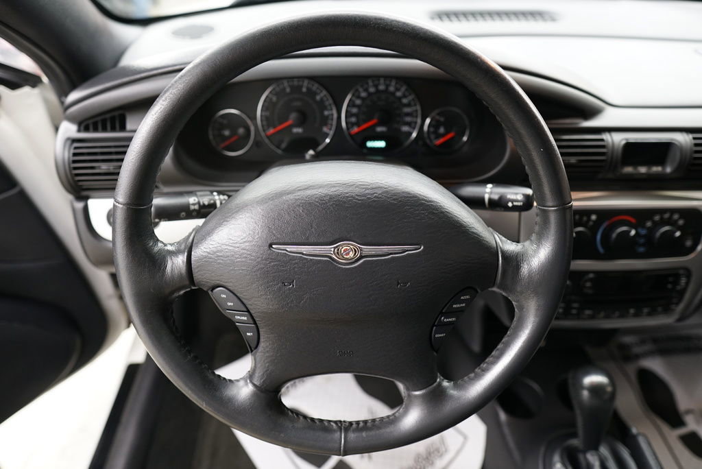 Used 2005 Chrysler Sebring Touring image 22