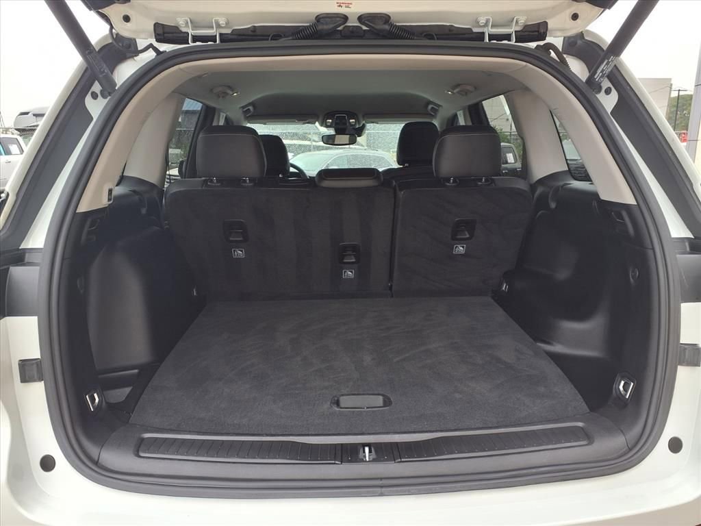 Used 2023 Jeep Grand Cherokee Limited image 19