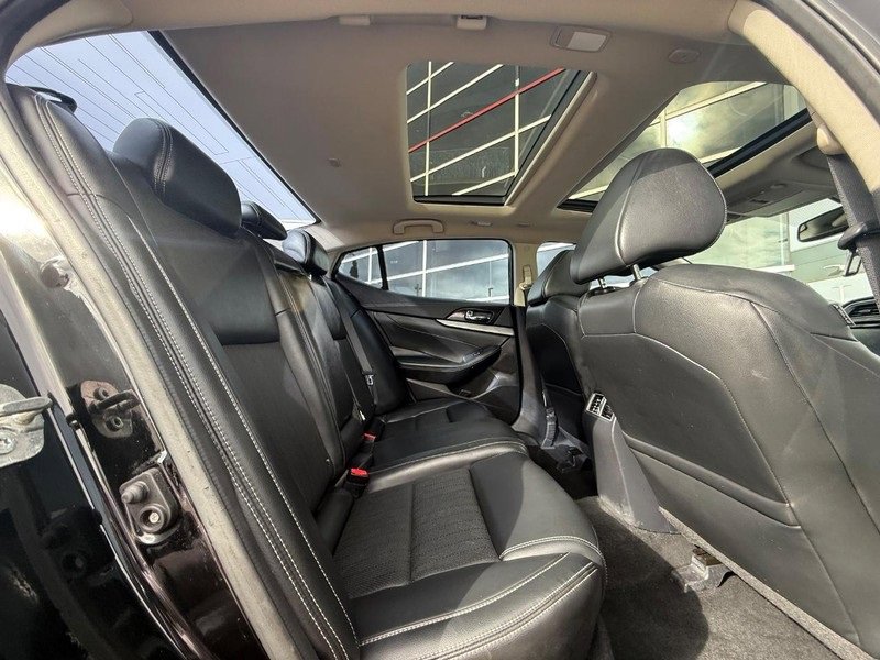 Used 2017 Nissan Maxima 3.5 SL image 11