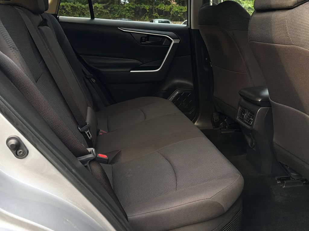 Used 2025 Toyota RAV4 LE AWD/4WD image 12