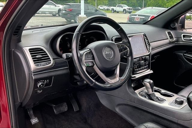 Used 2019 Jeep Grand Cherokee Limited AWD/4WD image 17