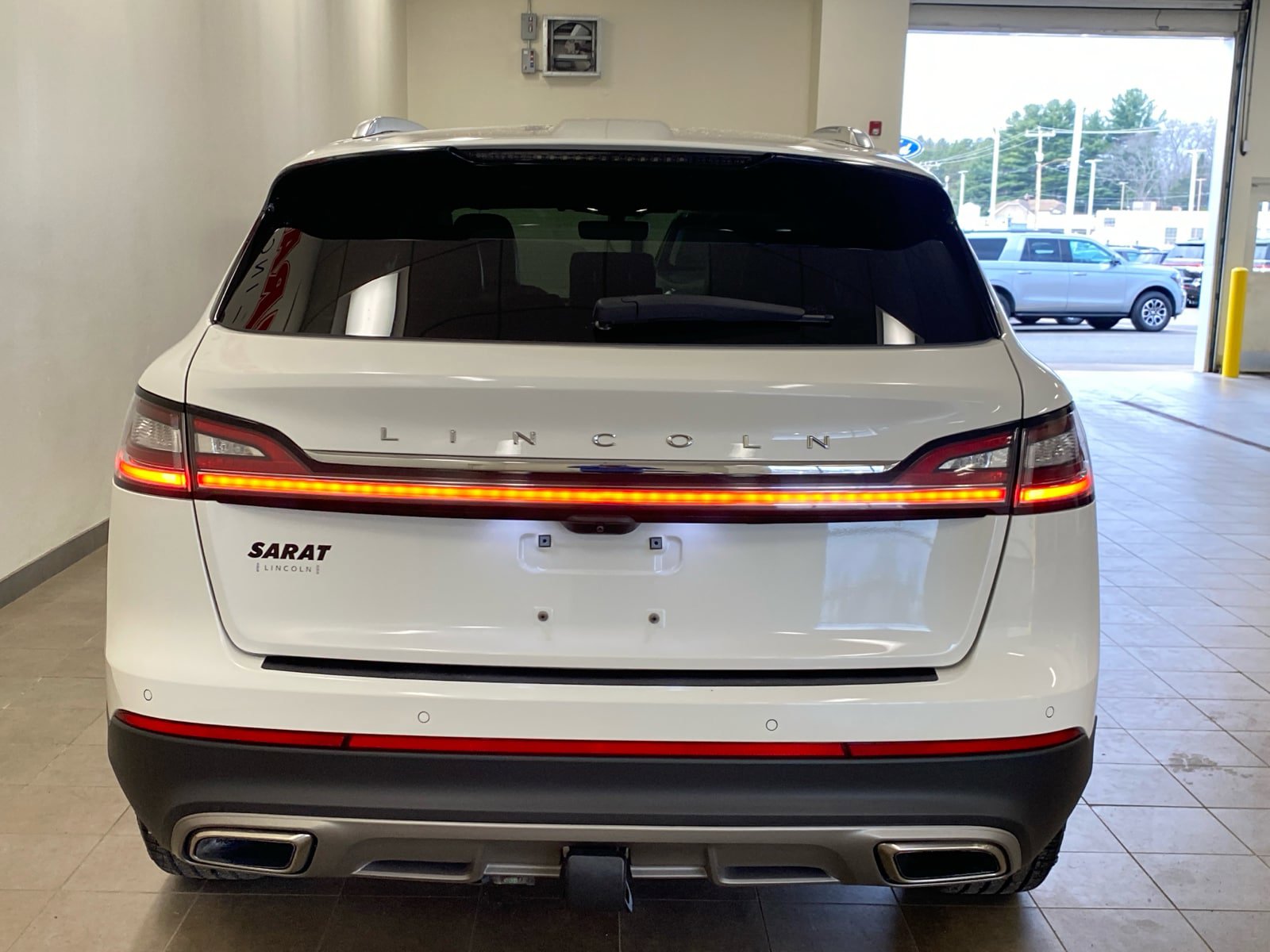 Used 2023 Lincoln Nautilus Reserve w/ Class II Trailer Tow Package AWD/4WD image 6