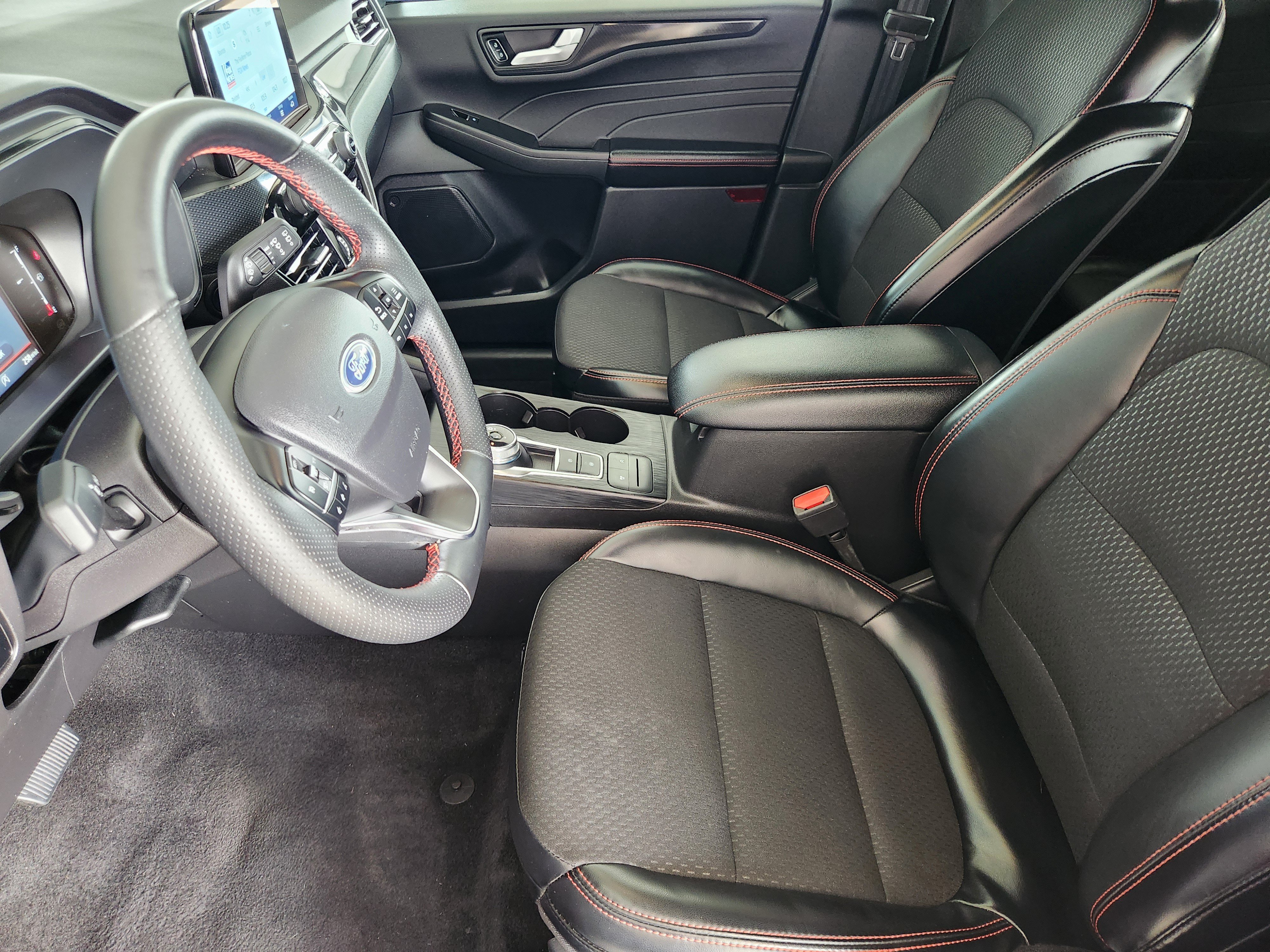 Used 2025 Ford Escape ST-Line FWD image 13