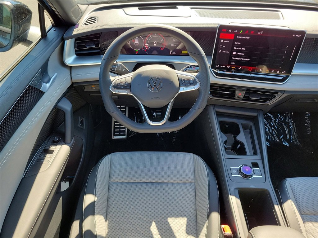 New 2026 Volkswagen Tiguan SE R-Line image 12