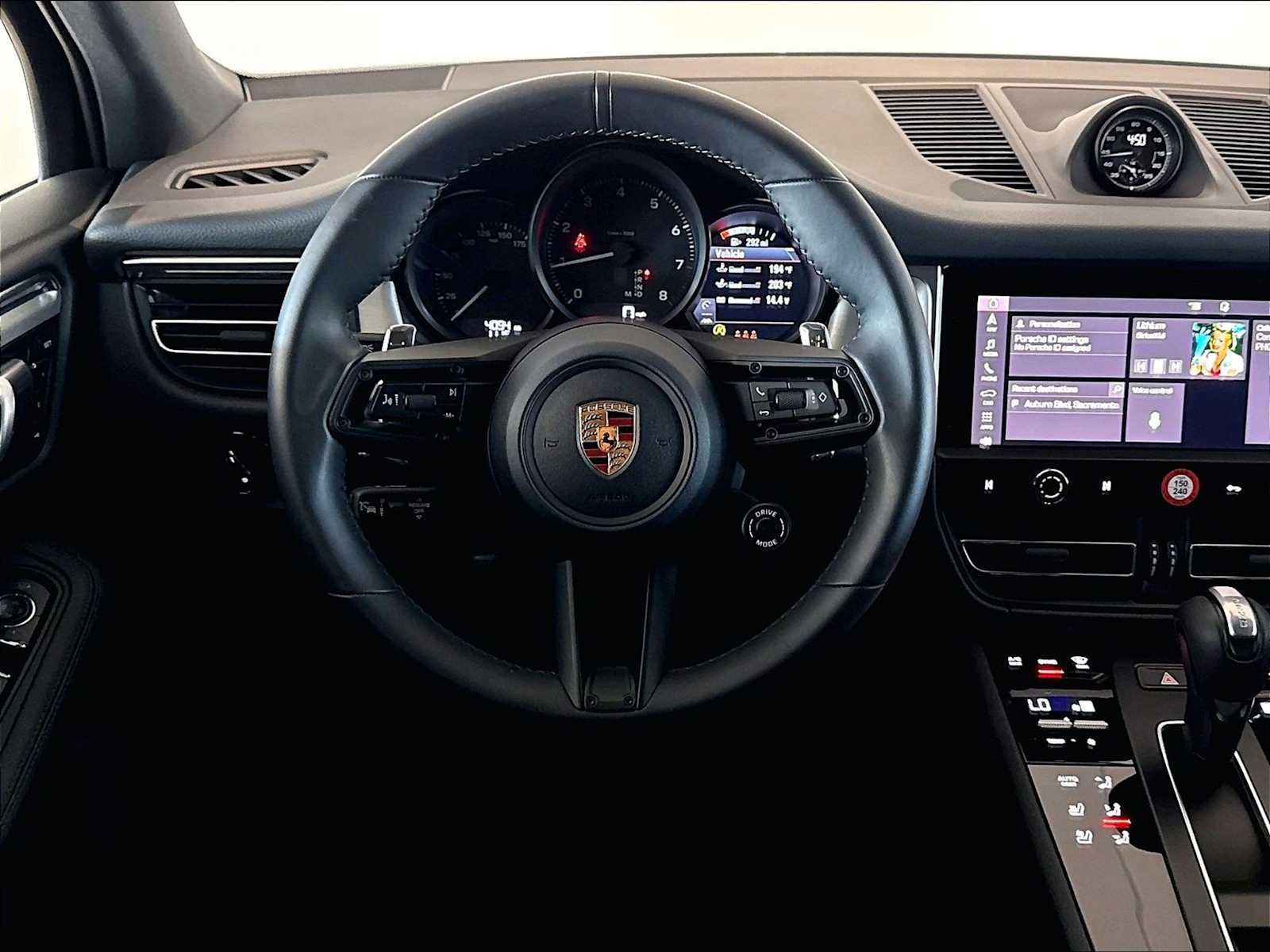 Used 2026 Porsche Macan AWD/4WD image 16
