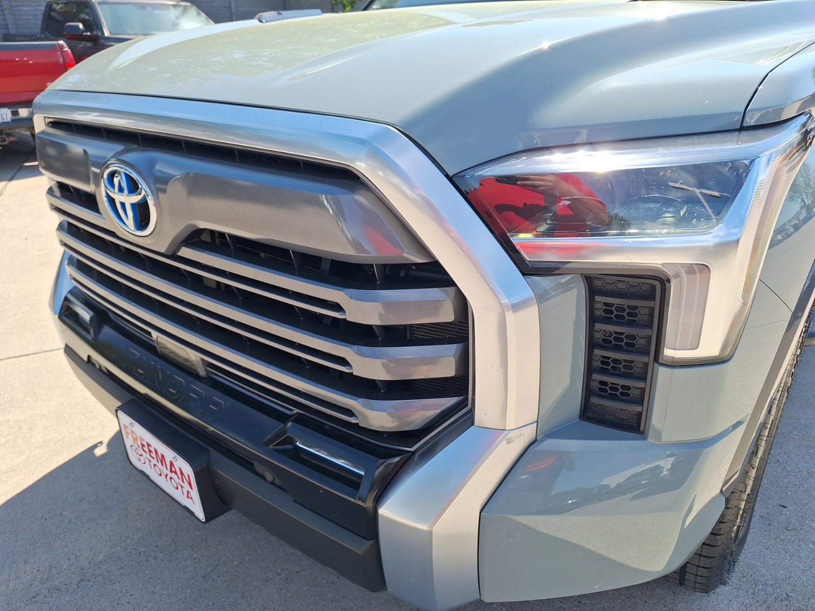 Used 2024 Toyota Tundra Limited w/ Power Package AWD/4WD image 10