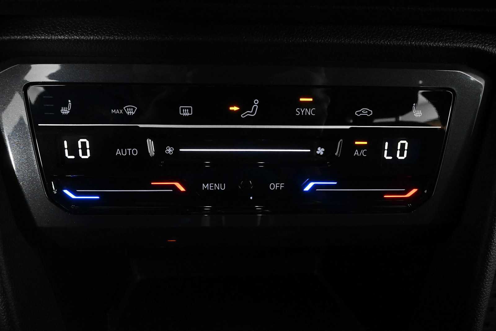 Certified 2023 Volkswagen Tiguan SE R-Line FWD image 27