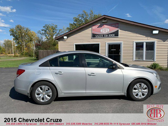 Used 2015 Chevrolet Cruze LS image 2
