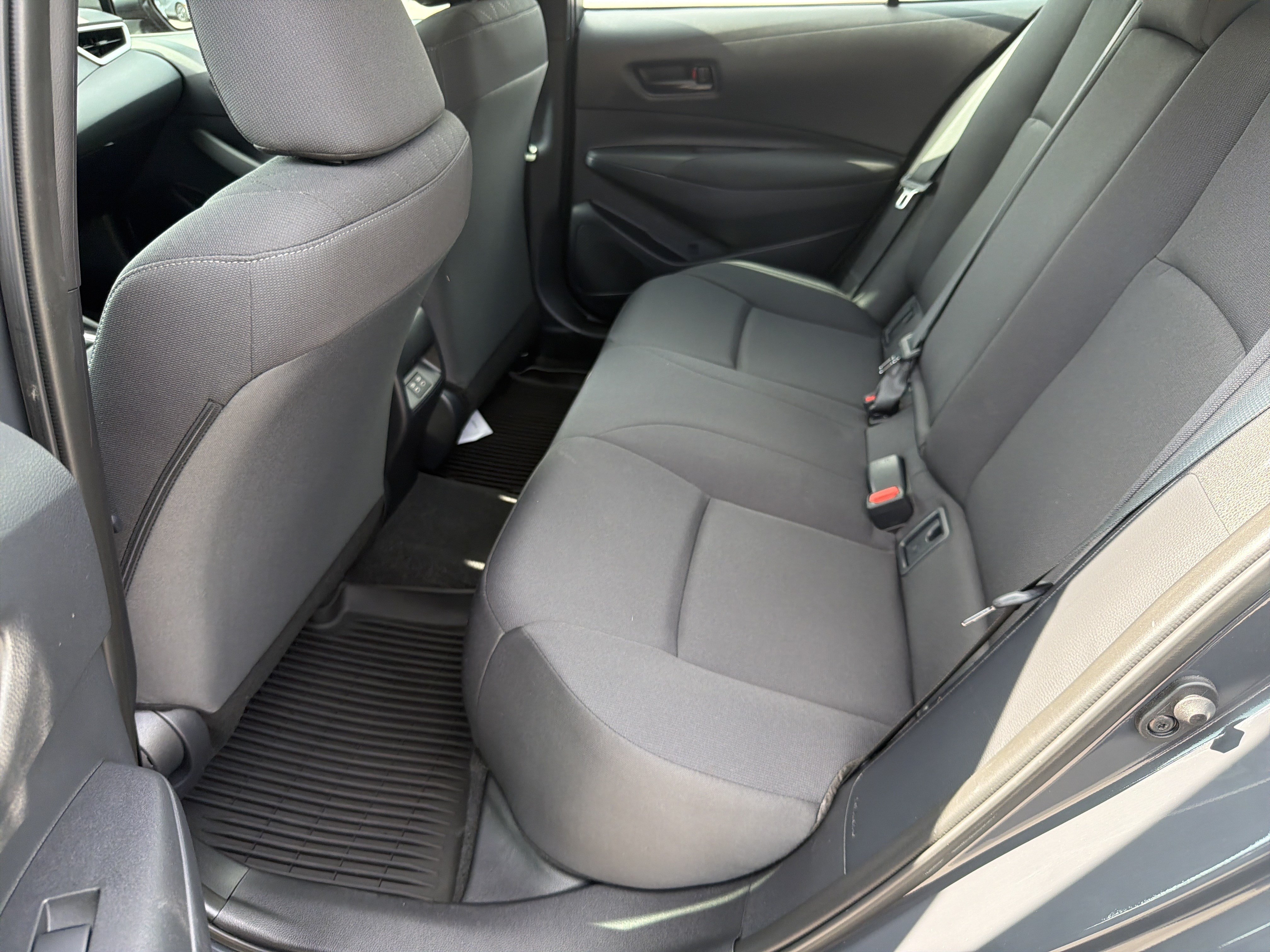 Used 2024 Toyota Corolla LE FWD image 30