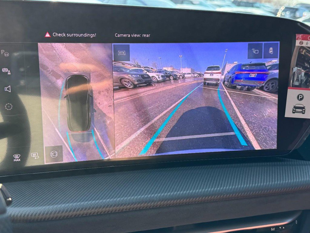 New 2025 Audi SQ5 Prestige image 16