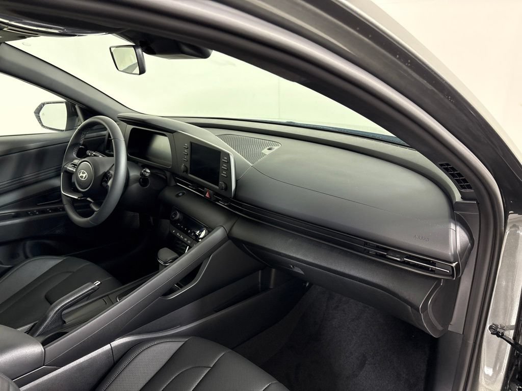 New 2026 Hyundai Elantra SEL Sport FWD image 13